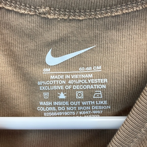 Nike Beige Baby‎ onesie - Picture 4 of 4